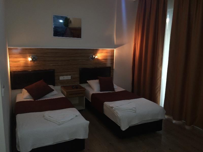 Boreas Suit Hotel Аланя Екстериор снимка