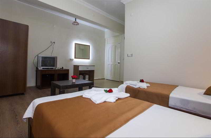 Boreas Suit Hotel Аланя Екстериор снимка